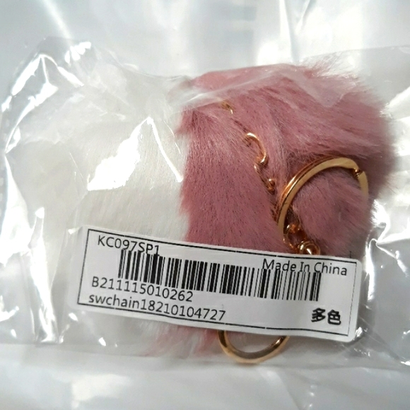 NWT, Heart Charm KEYCHAIN - Picture 4 of 6